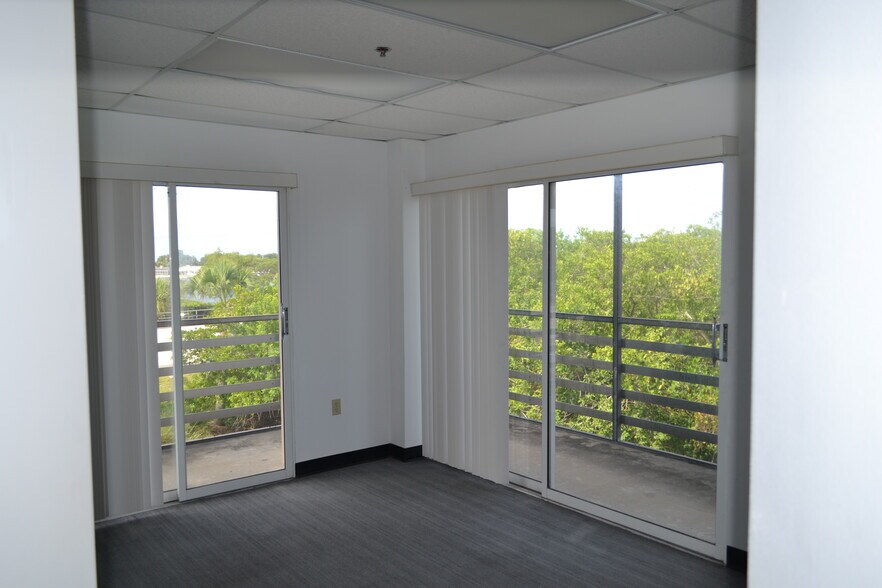 More Photos Of 1460 S McCall Rd, Englewood Medical For Sale