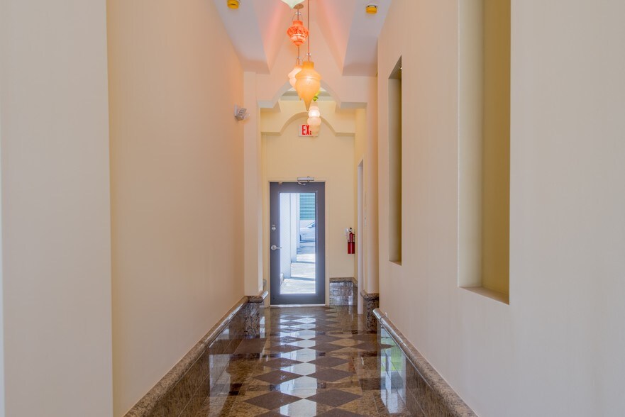 More Photos Of 262-264 Almeria Ave, Coral Gables Office For Lease