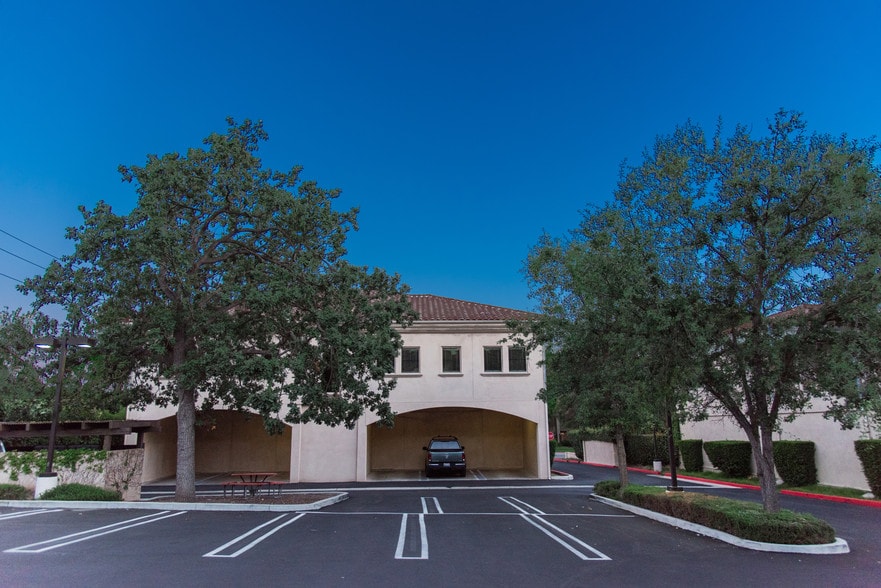 More Photos Of 175 E Wilbur Rd, Thousand Oaks Office For Sale