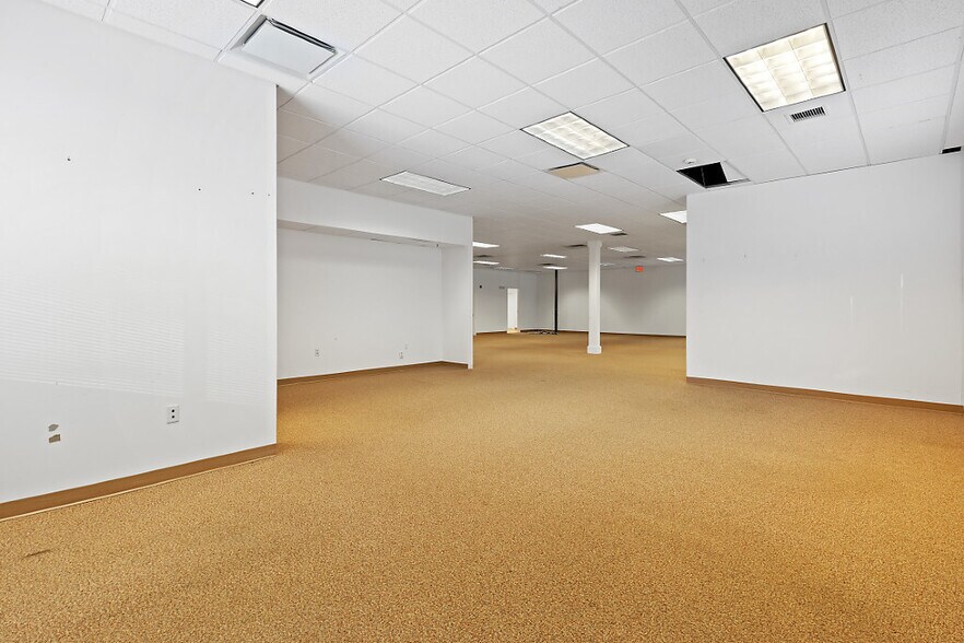 More Photos Of 4 Industrial Pky, Brunswick Manufacturing For Lease