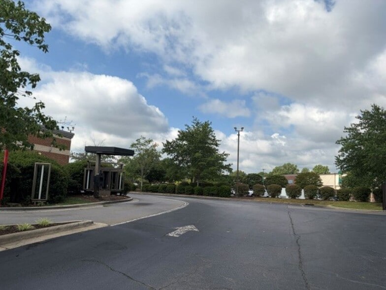 More Photos Of 147 Nc Highway 801 N, Advance Fast Food For Sale
