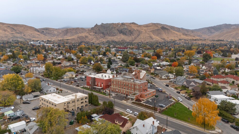 More Photos Of 300 S Okanogan Ave, Wenatchee Office For Sale