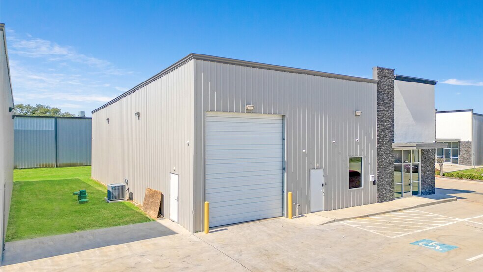 More Photos Of 19962 Franz Rd, Katy Warehouse For Lease