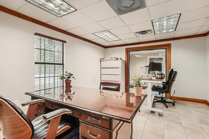 More Photos Of 11204 Bluff Bend Dr, Austin Light Manufacturing For Sale