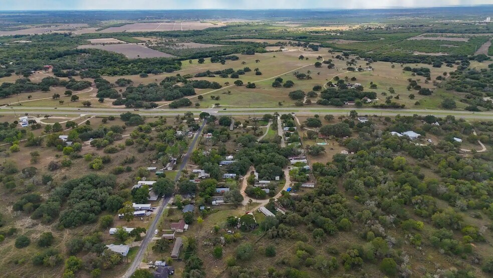More Photos Of 102 Oak Ridge Dr, Floresville Trailer Camper Park For Sale