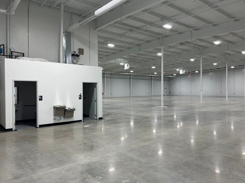 More Photos Of 108 Mountain View Dr NW, Huntsville Warehouse For Lease