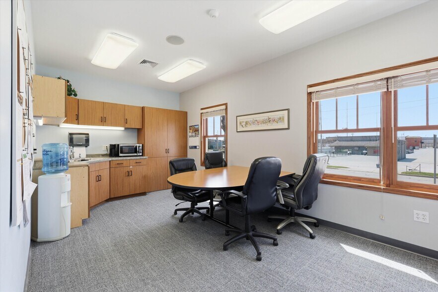 More Photos Of 312 N 5th Ave, Sturgeon Bay Office For Sale