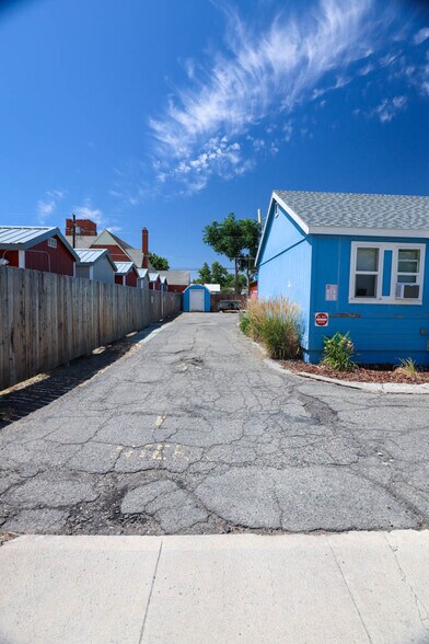 More Photos Of 124 NW 4th Ave, Ontario Apartments For Sale