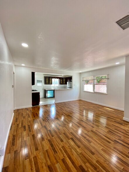 More Photos Of 4069-4071 Sawtelle Blvd, Culver City Apartments For Sale