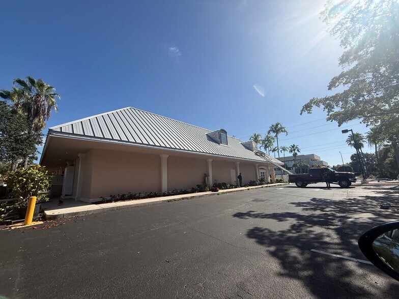 More Photos Of 661 US Highway 1, North Palm Beach Storefront Retail Office For Sale