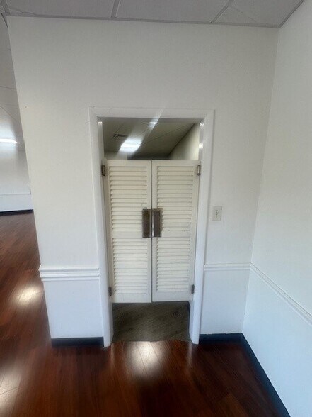 More Photos Of 3920 Kennett Pike, Wilmington Storefront For Lease