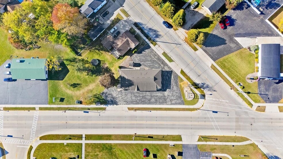 More Photos Of 2131 Calumet Dr, New Holstein Medical For Lease