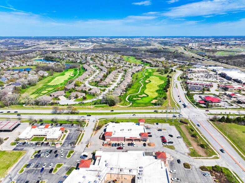 More Photos Of 10050 Woodland Dr, Lenexa Drugstore For Sale