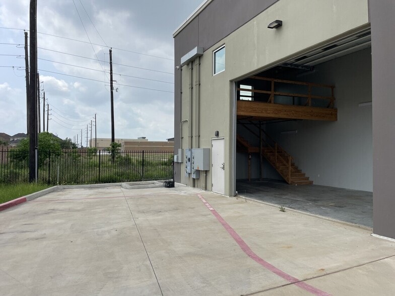 More Photos Of 1435 FM 1463 Rd, Katy Showroom For Sale