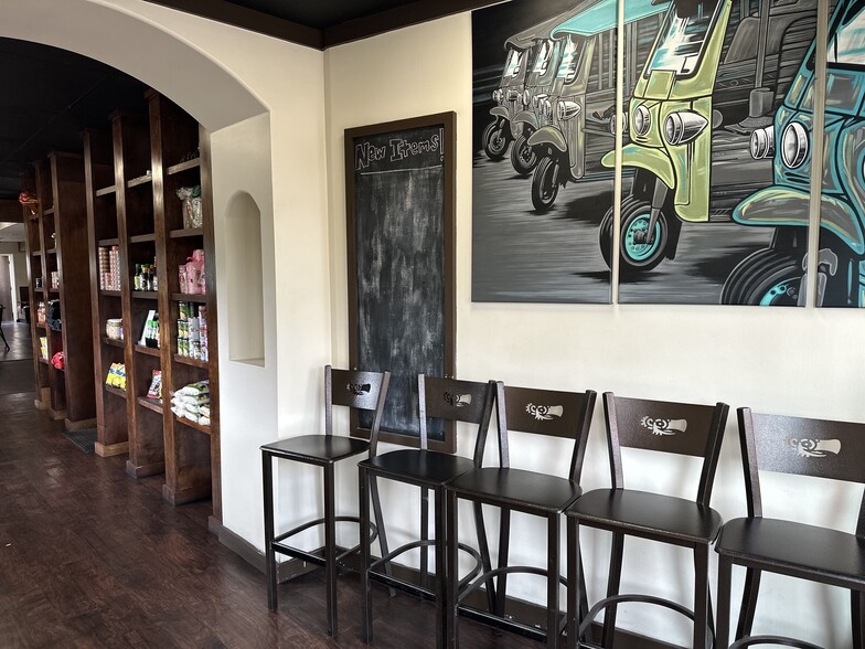 More Photos Of 5517 Menchaca Rd, Austin Restaurant For Sale