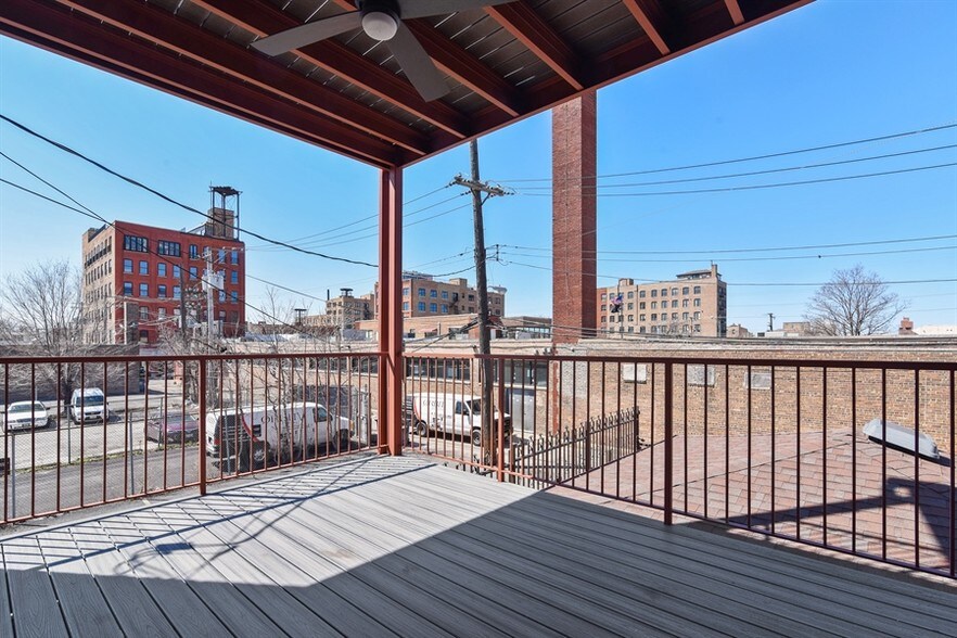More Photos Of 1420 W Fulton St, Chicago Apartments For Sale