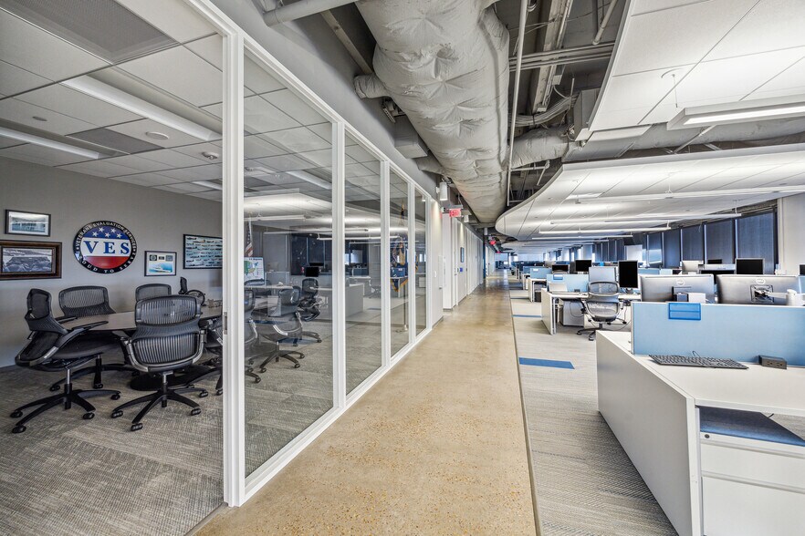 More Photos Of 2707 N Loop W, Houston Office For Lease