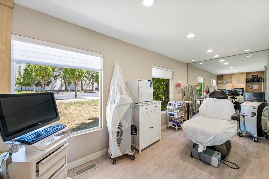More Photos Of 3378 S 2300 E, Salt Lake City Medical For Sale