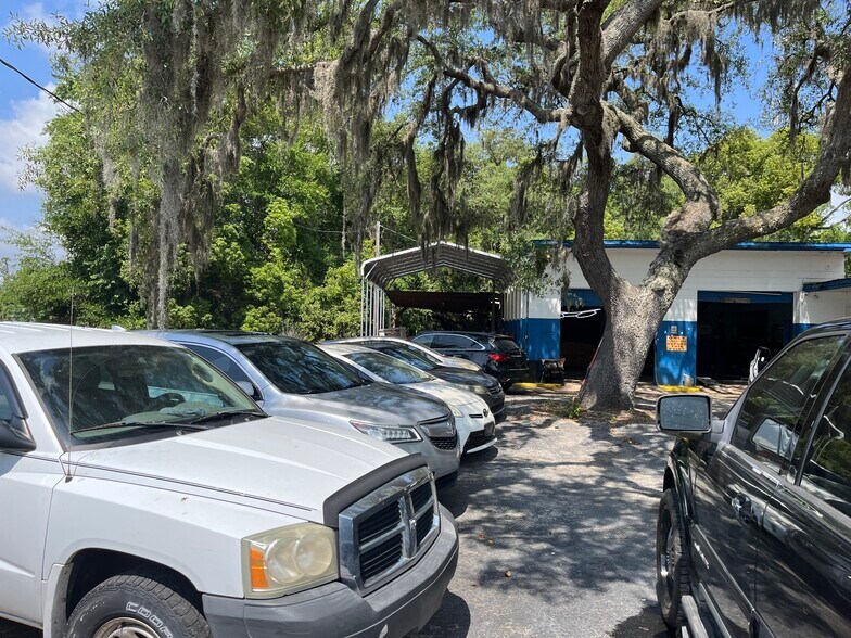 More Photos Of 6076 N Orange Blossom Trl, Mount Dora Auto Repair For Sale