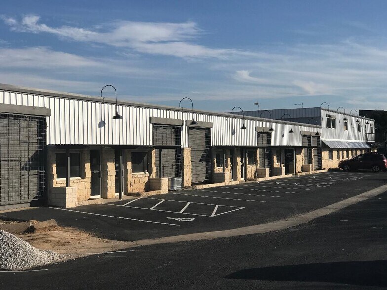 More Photos Of 9217 US Hwy 290 W, Austin Office For Lease