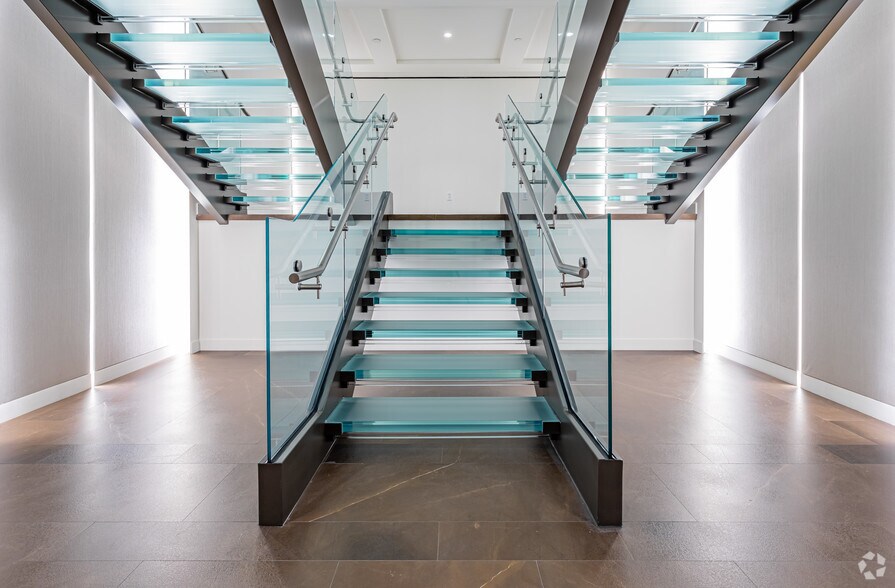 More Photos Of 1515 Sunset Dr, Coral Gables Office For Lease