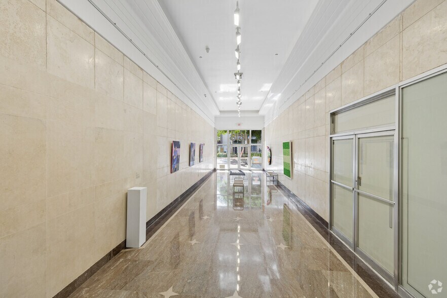 More Photos Of 420 Lincoln Rd, Miami Beach Loft Creative Space For Lease