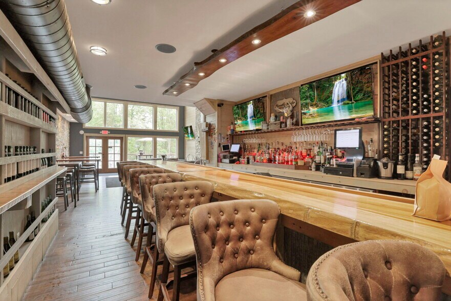 More Photos Of 14675 Zion Rd, Thornville Restaurant For Sale