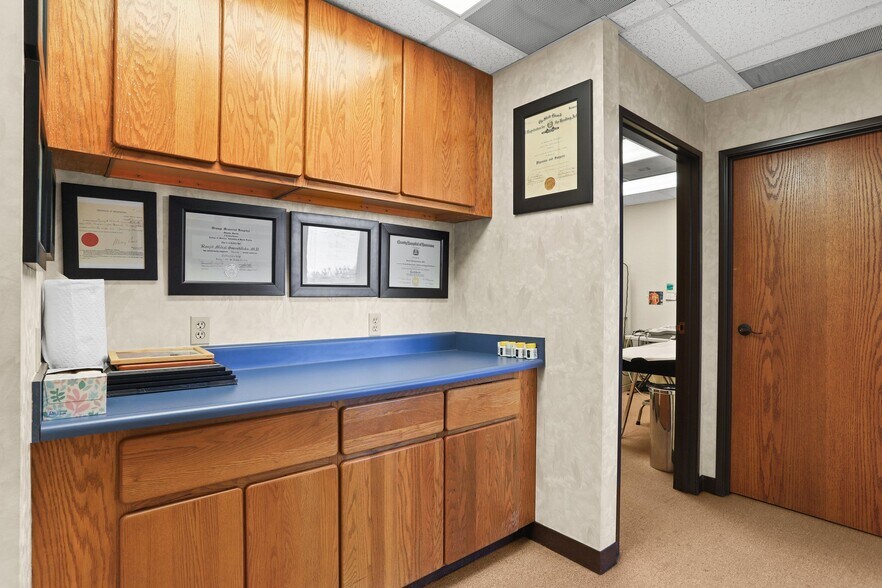 More Photos Of 999 N Tustin Ave, Santa Ana Medical For Sale