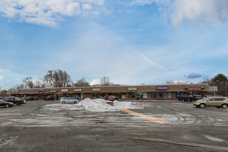 More Photos Of 35 Lowell St, Wilmington Storefront For Lease