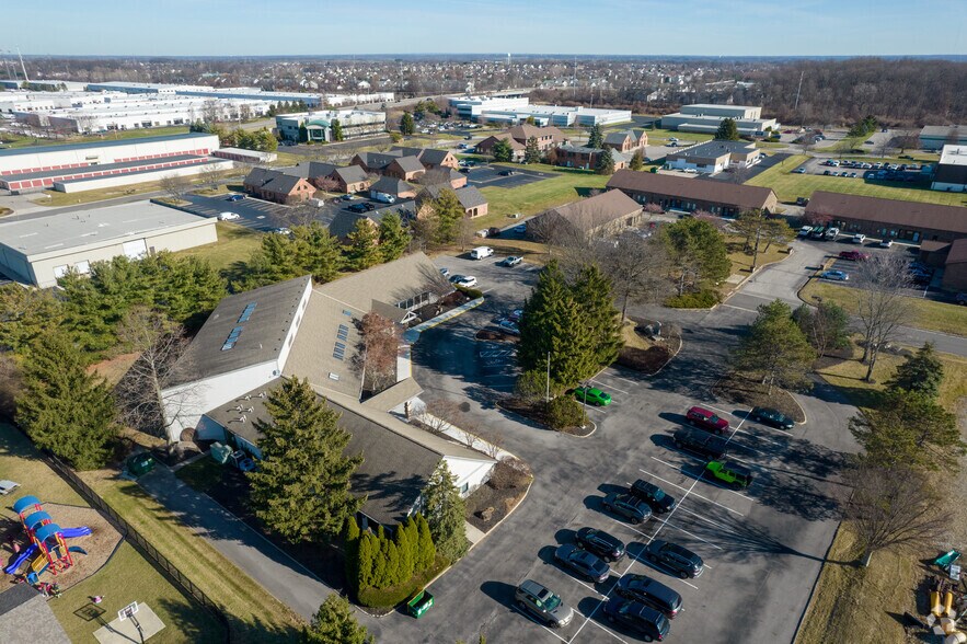 More Photos Of 400 Venture Dr, Lewis Center Office For Lease