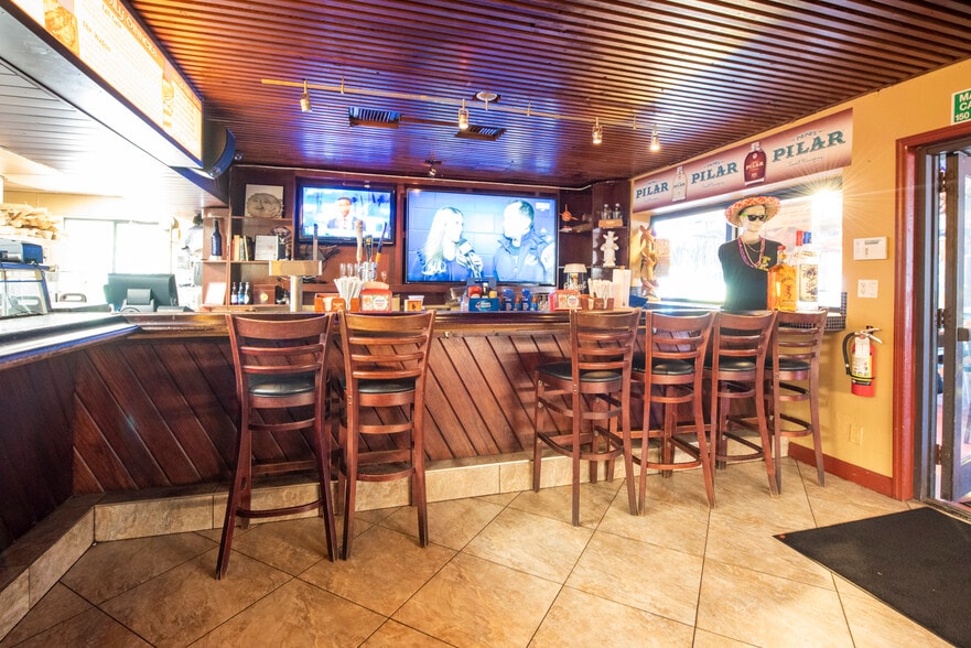 More Photos Of 1300 S Federal Hwy, Dania Restaurant For Sale