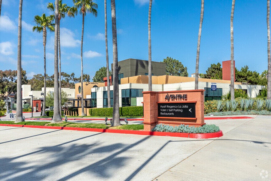 More Photos Of 8950-8990 University Center Ln, San Diego General Retail For Lease