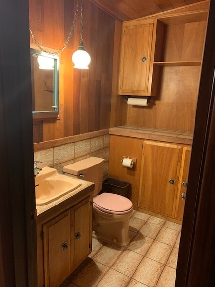 More Photos Of 901 E Tropicana Ave, Las Vegas Office For Sale