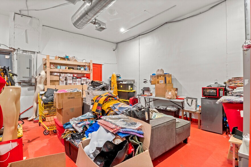 More Photos Of 26421 Plymouth Rd, Redford Storefront For Sale
