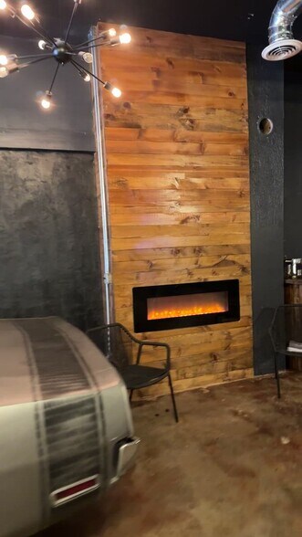 More Photos Of 307 E Morris St, Dalton General Retail For Lease