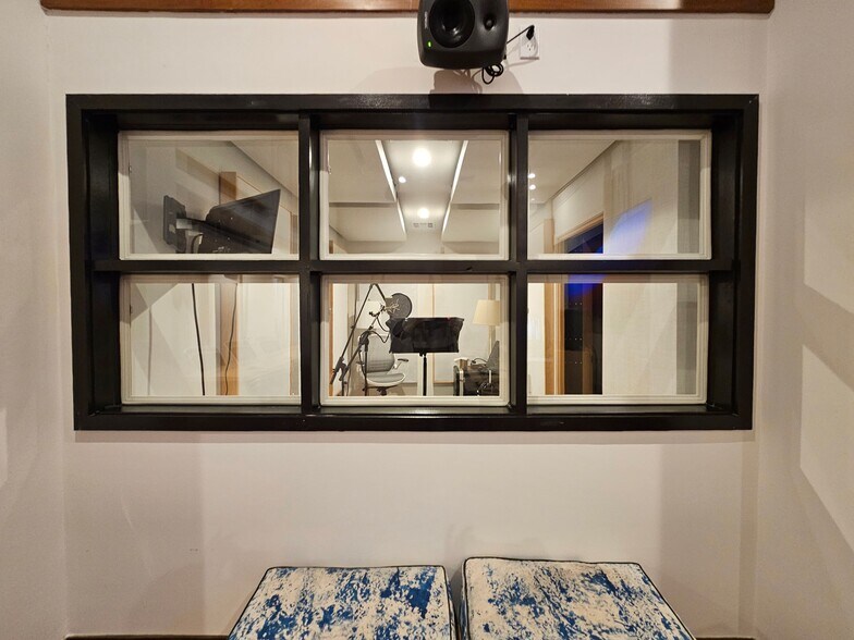 More Photos Of 3109-3117 W Temple St, Los Angeles Loft Creative Space For Lease