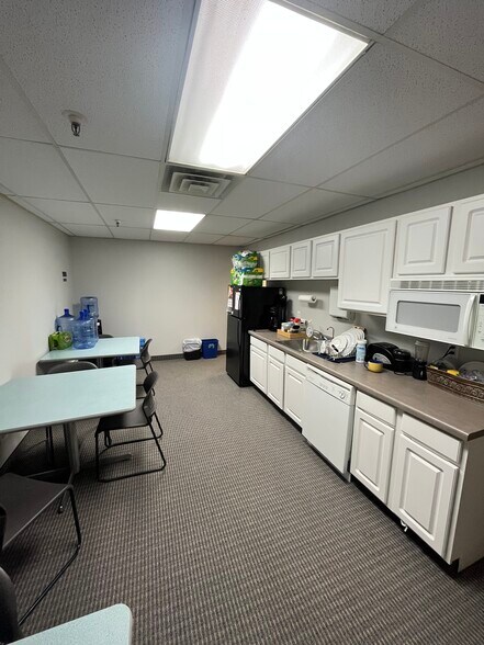 More Photos Of 120 Plato Blvd W, Saint Paul Warehouse For Lease