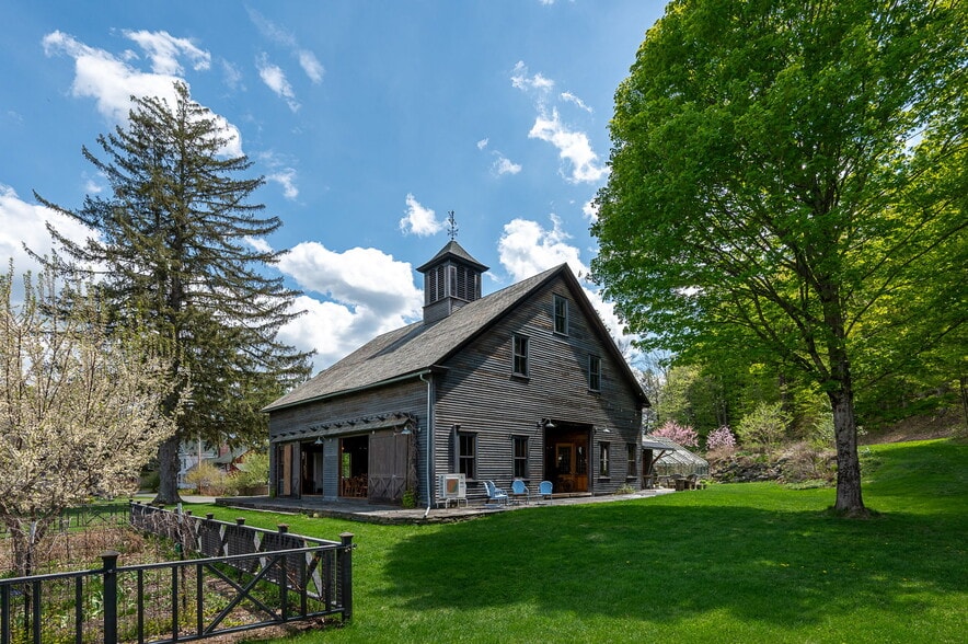 More Photos Of 14 South St, Ashfield Lodge Meeting Hall For Sale