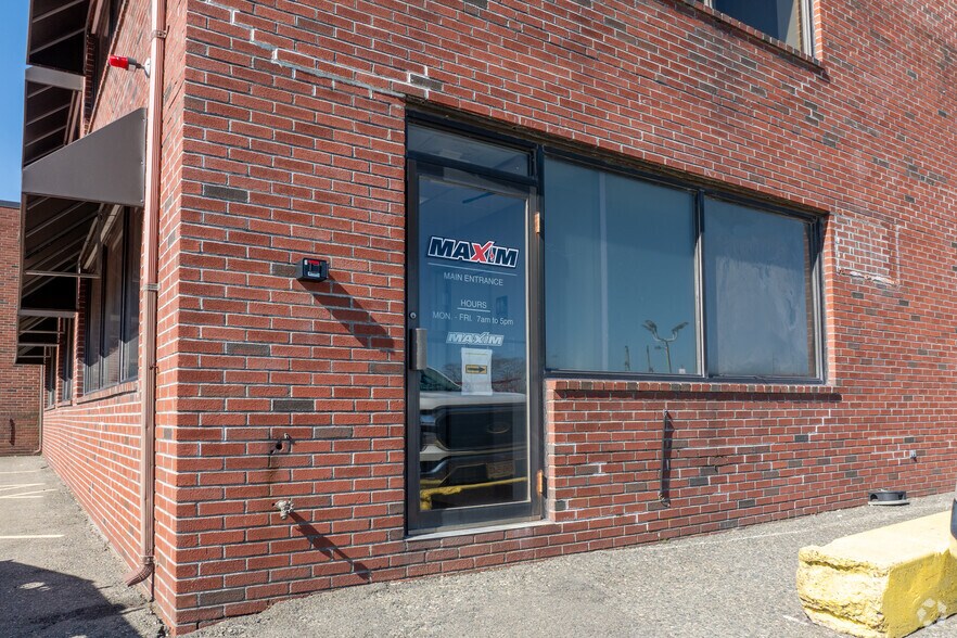 More Photos Of 777 N Shore Rd, Revere Warehouse For Lease