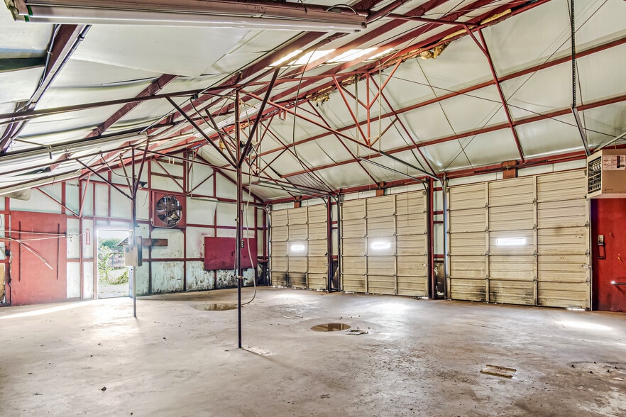 More Photos Of 11944 NE 23rd St, Choctaw Auto Repair For Sale