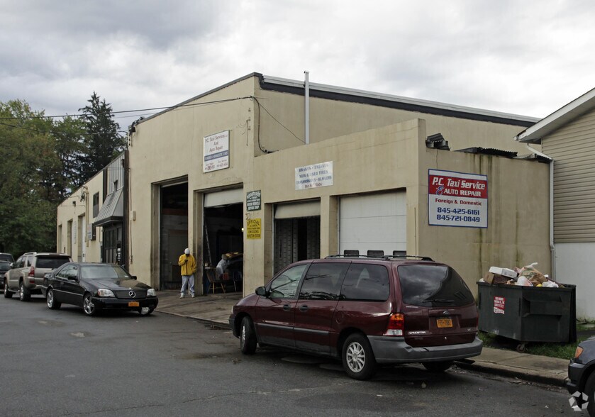 Primary Photo Of 301-303 Roosevelt Ave, Spring Valley Warehouse For Lease