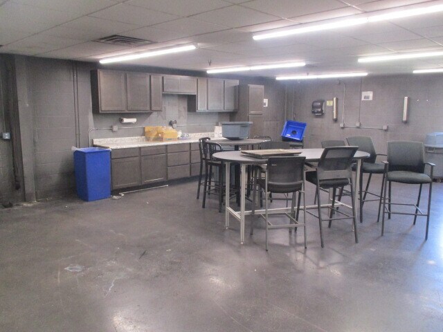 More Photos Of 2281 Port City Blvd, Muskegon Warehouse For Sale