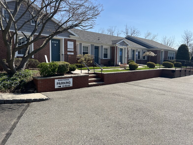 More Photos Of 65 E Northfield Rd, Livingston Medical For Lease