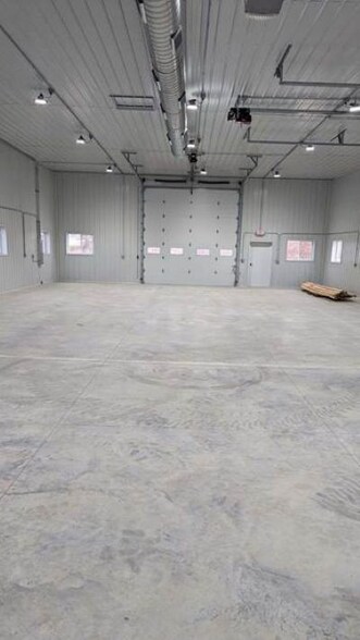 More Photos Of 1966 110th St, Casey Flex For Lease