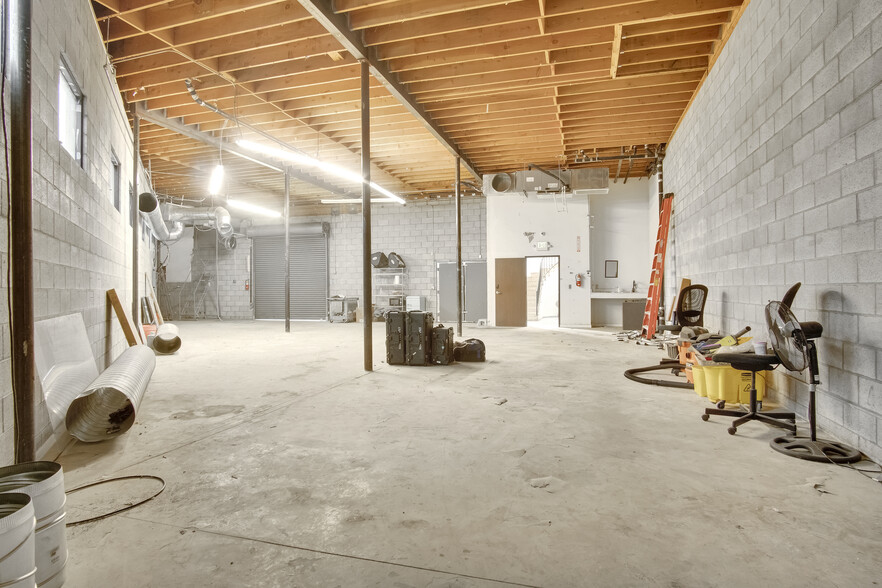 More Photos Of 14732 Lull St, Van Nuys Warehouse For Sale