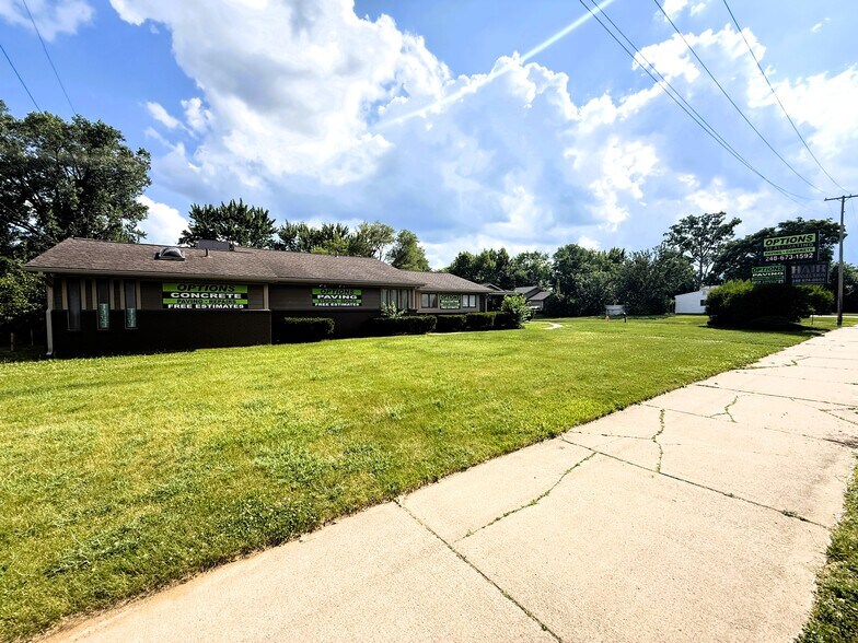 More Photos Of 5685 Highland Rd, Waterford Medical For Sale