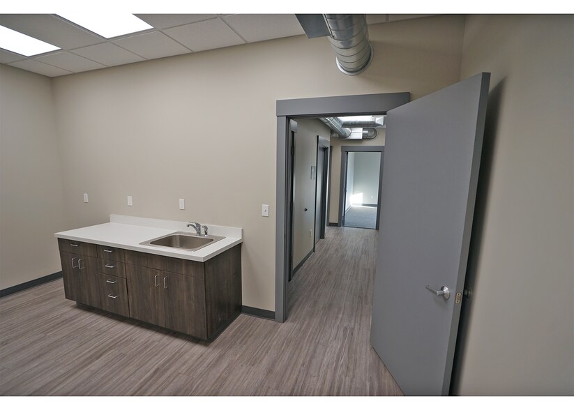 More Photos Of 2804 Main St, Union Gap General Retail For Lease