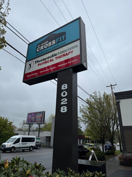More Photos Of 8028 NE Glisan St, Portland Warehouse For Lease