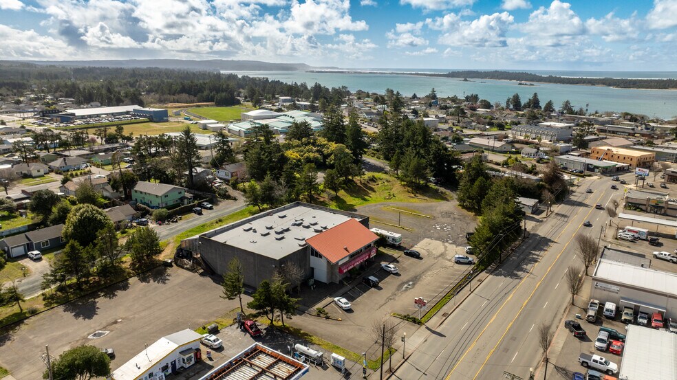 More Photos Of 985 Newmark Ave, Coos Bay Health Club For Sale