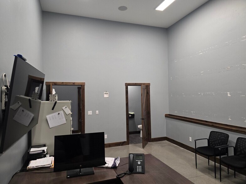 More Photos Of 870 N 2nd E, Rexburg General Retail For Lease